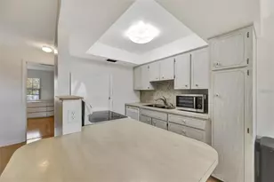 650 Pinellas Point Dr S, Saint Petersburg, FL 33705 - Photo 9