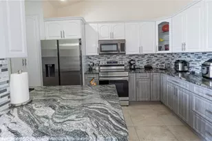 7444 Paradise Cove Pl, Lakeland, FL 33810 - Photo 9