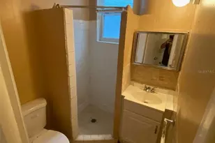 610 14th St N, Saint Petersburg, FL 33705 - Photo 3