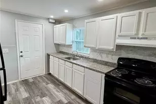 908 Beverly Ave, Largo, FL 33770 - Photo 3