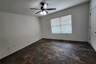 1112 Hillhurst Dr, Wesley Chapel, FL 33543 - Photo 25