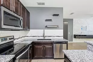 11525 Southern Creek Dr, Gibsonton, FL 33534 - Photo 17