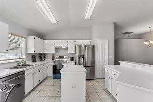 418 Henderson Ave, Seffner, FL 33584 - Photo 45
