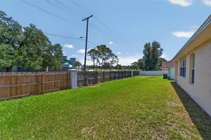 418 Henderson Ave, Seffner, FL 33584 - Photo 69