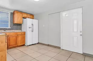 3003 Cord St, Tampa, FL 33605 - Photo 5