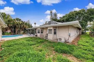 1647 Summerdale Dr S, Clearwater, FL 33764 - Photo 45