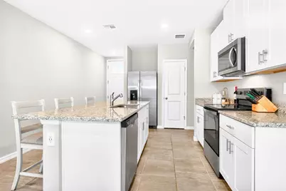 3729 Radiant Mountain Drive, Plant City, FL 33565 - Photo 9