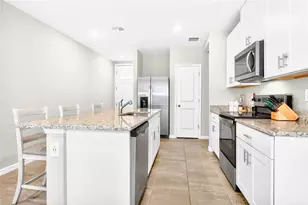 3729 Radiant Mountain Dr, Plant City, FL 33565 - Photo 9