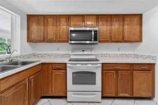 2015 Berry Roberts Dr, Sun City Center, FL 33573 - Photo 33