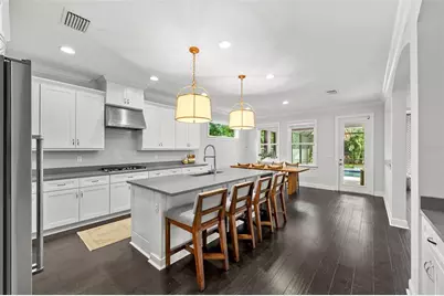3300 W Wallcraft Avenue, Tampa, FL 33611 - Photo 9