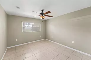5855 18th St N, Saint Petersburg, FL 33714 - Photo 9