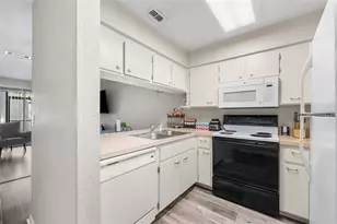 2635 SW 35th Pl, Gainesville, FL 32608 - Photo 5