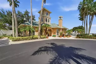 4304 Bay Club Cir, Tampa, FL 33607 - Photo 11