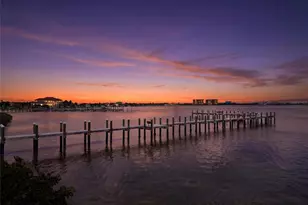 4304 Bay Club Cir, Tampa, FL 33607 - Photo 3