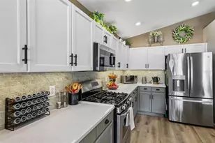 2708 Valencia Grove Dr, Valrico, FL 33596 - Photo 15