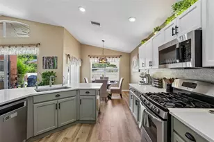 2708 Valencia Grove Dr, Valrico, FL 33596 - Photo 3