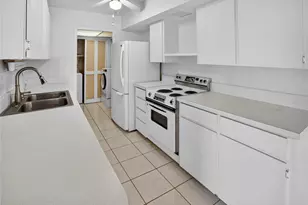 10355 Paradise Blvd, Treasure Island, FL 33706 - Photo 7