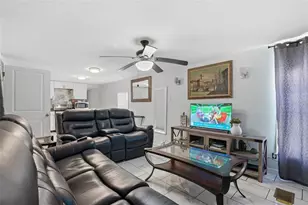 911 Marjorie Ave, Brandon, FL 33511 - Photo 11