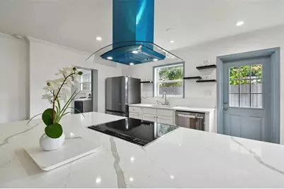 3905 W Paxton Avenue, Tampa, FL 33611 - Photo 9