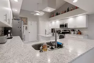 2027 New Bedford Dr, Sun City Center, FL 33573 - Photo 27