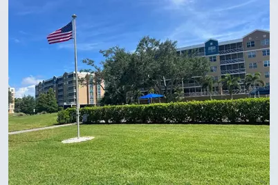 960 Starkey Road #10305, Largo, FL 33771 - Photo 1