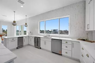 11460 7th St E, Treasure Island, FL 33706 - Photo 23