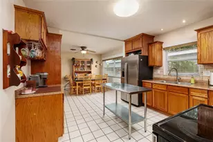 511 74th Ave N, Saint Petersburg, FL 33702 - Photo 11