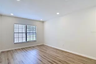 4321 Foxglen Ln, Tampa, FL 33624 - Photo 13