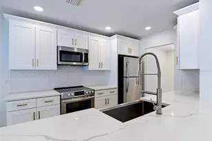 4321 Foxglen Ln, Tampa, FL 33624 - Photo 27