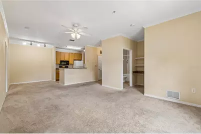 10203 Courtney Palms Boulevard #103, Tampa, FL 33619 - Photo 9