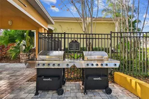 10203 Courtney Palms Blvd, Tampa, FL 33619 - Photo 59