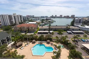 400 Island Way, Clearwater Beach, FL 33767 - Photo 5