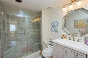400 Island Way, Clearwater Beach, FL 33767 - Photo 37