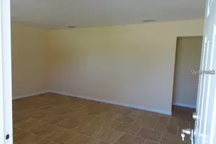 601 Banana St, Tarpon Springs, FL 34689 - Photo 3