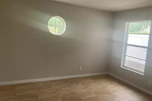 601 Banana St, Tarpon Springs, FL 34689 - Photo 7