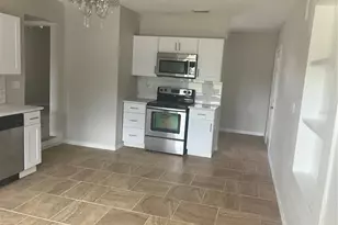 601 Banana St, Tarpon Springs, FL 34689 - Photo 5