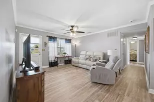 8019 Cornwall Ln, Tampa, FL 33615 - Photo 5
