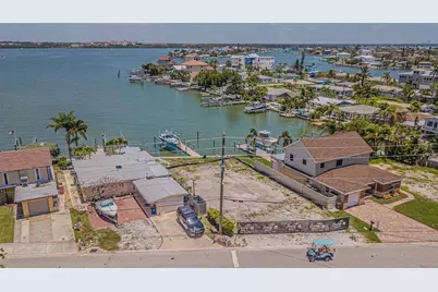 14607 N Bayshore Drive, Madeira Beach, FL 33708 - Photo 19
