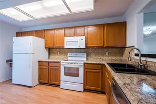 3164 Valley Oaks Dr, Tampa, FL 33618 - Photo 7