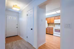 3164 Valley Oaks Dr, Tampa, FL 33618 - Photo 5