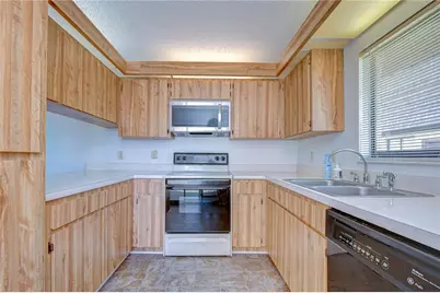 15406 E Pond Woods Drive #15406, Tampa, FL 33618 - Photo 7