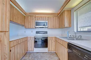 15406 E Pond Woods Dr, Tampa, FL 33618 - Photo 7
