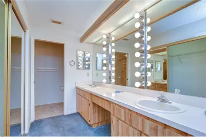15406 E Pond Woods Drive #15406, Tampa, FL 33618 - Photo 15