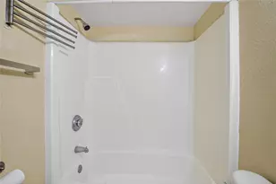 202 Red Maple Pl, Brandon, FL 33510 - Photo 13