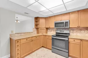 9809 Lombard Ct, Tampa, FL 33618 - Photo 7