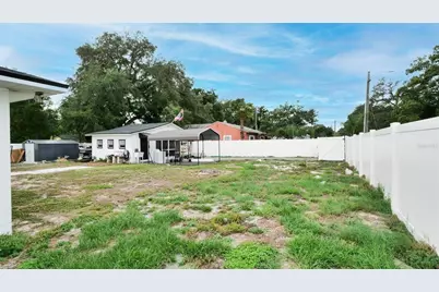 9708 Forest Hills Drive, Tampa, FL 33612 - Photo 13