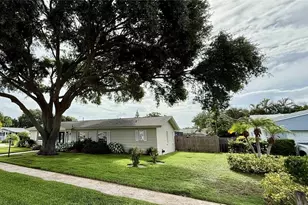 1853 Paradise Ln, Clearwater, FL 33756 - Photo 9