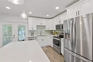 3308 W Van Buren Dr, Tampa, FL 33611 - Photo 3