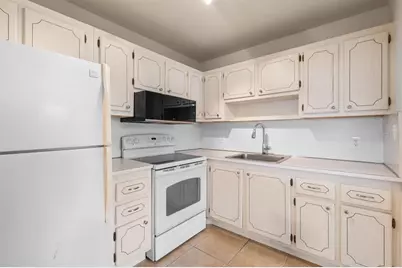 201 Kings Boulevard #19, Sun City Center, FL 33573 - Photo 11