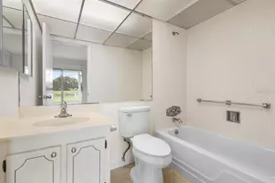 201 Kings Blvd, Sun City Center, FL 33573 - Photo 17